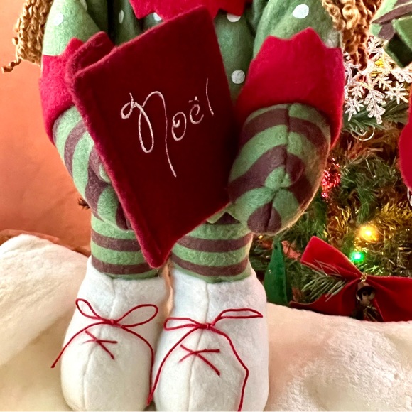 NEW Avon Carolers Musical Stuffed Figurines, Set of 2, Boy Sings Deck The Halls - Picture 14 of 16